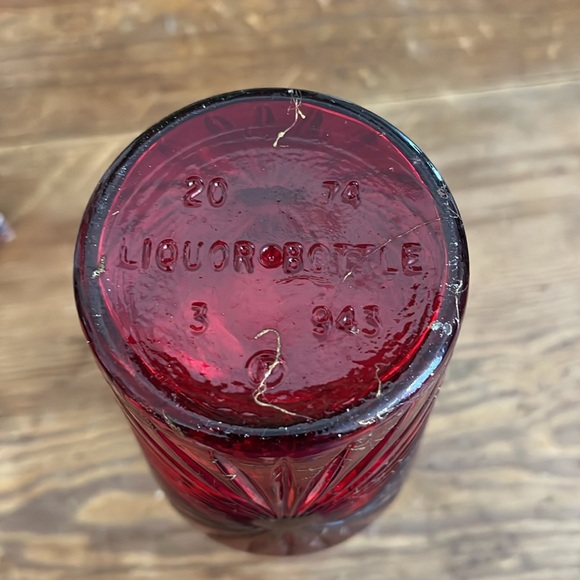 Vintage 1974 McGill Canadian Whiskey Bottles - Picture 8 of 13